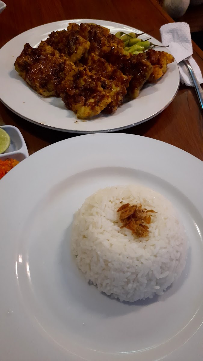 Raya Cafe And Resto Madiun-2