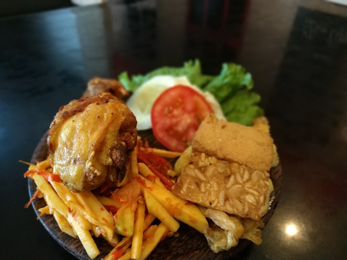 Raya Cafe And Resto Madiun-3