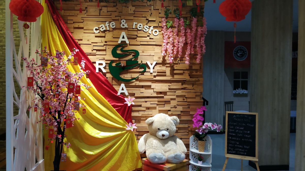 Raya Cafe And Resto Madiun-4