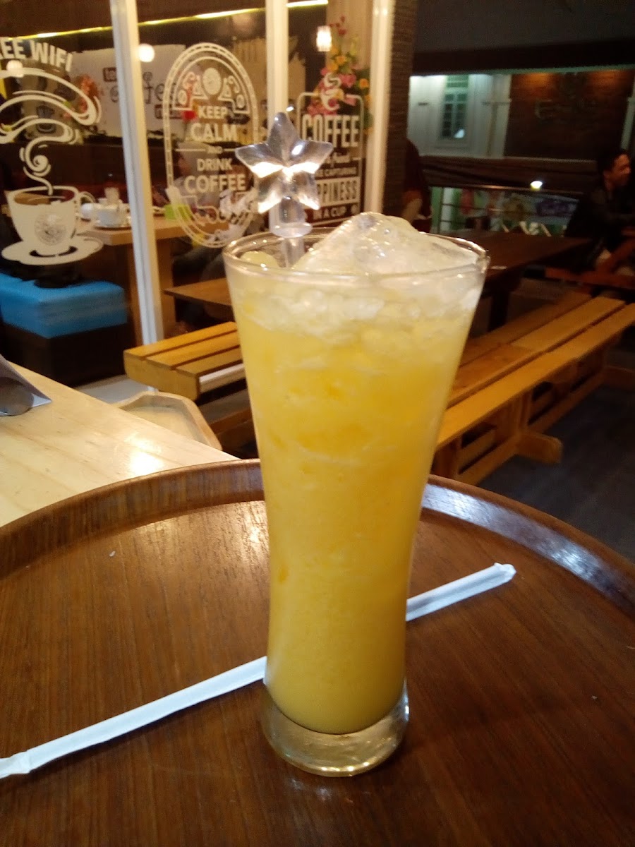 Raya Cafe And Resto Madiun-5